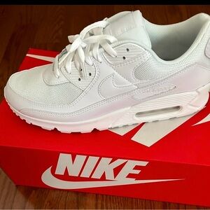 Nike White Air Max Sneakers Men’s Size 13 (Like New, worn twice).